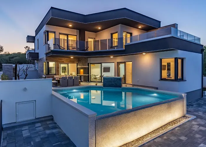 Stunning In Πούλα