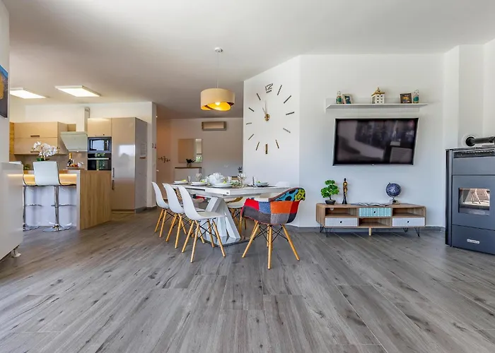 Stunning In * Πούλα